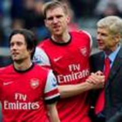 arsene wenger hails 'special' arsenal squad